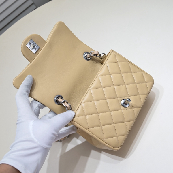 シャネルバッグ角部分ディテール